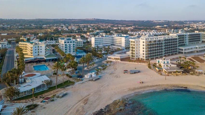 Anonymous Beach 3*-8