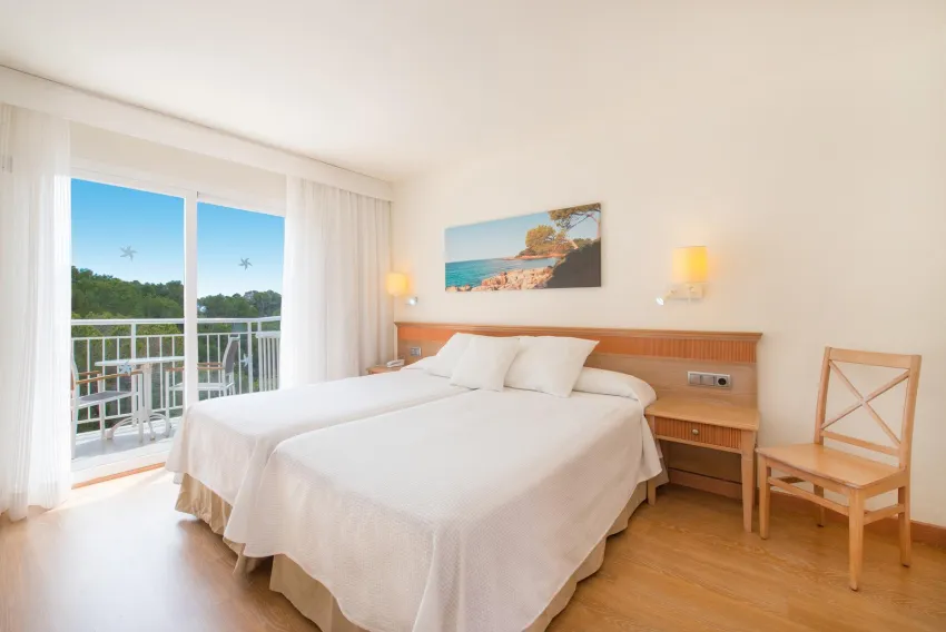 Iberostar Waves Club Cala Barca 4*-25