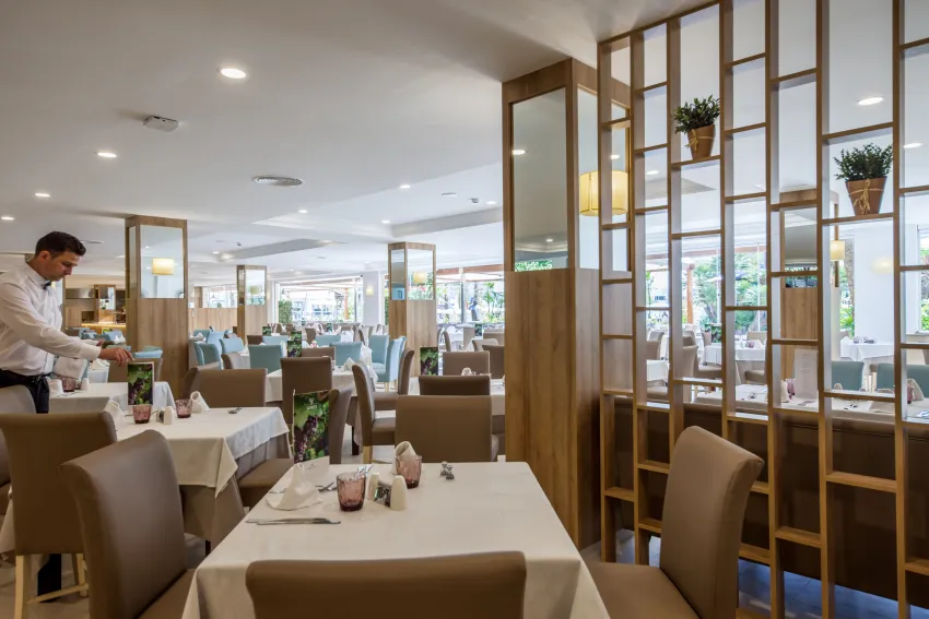 Zafiro Palmanova -78