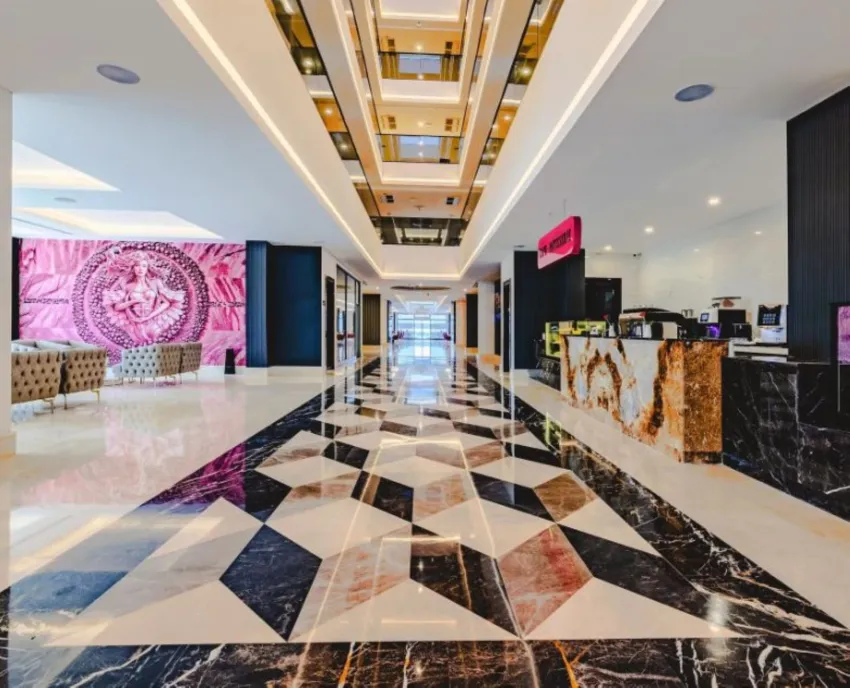 Granada Luxury Red (Adults Only 16+) 5*-9