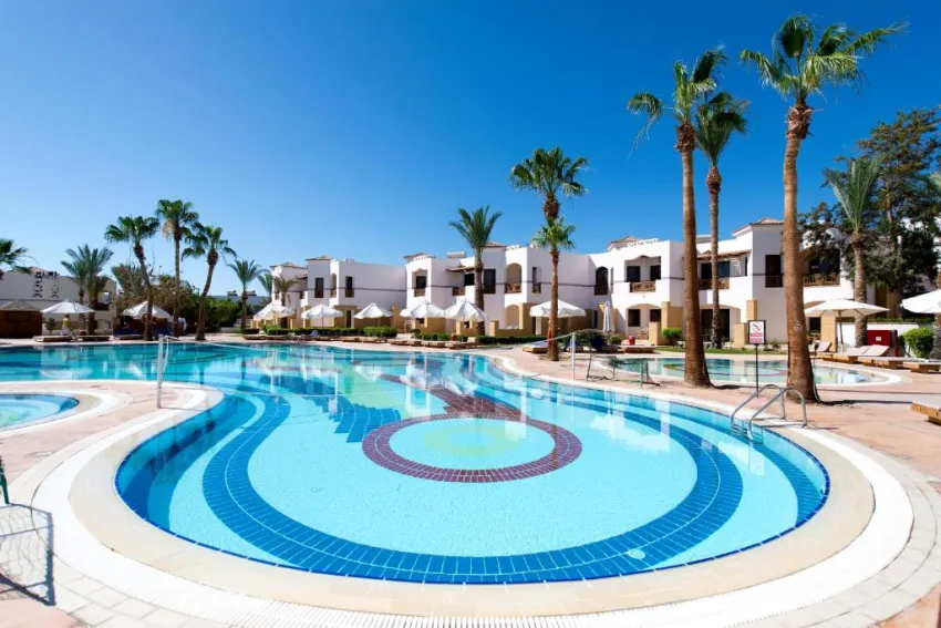 AMPHORAS BEACH  4*-8