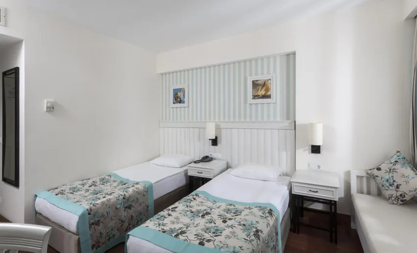 Monachus Hotel & Spa 4*-6