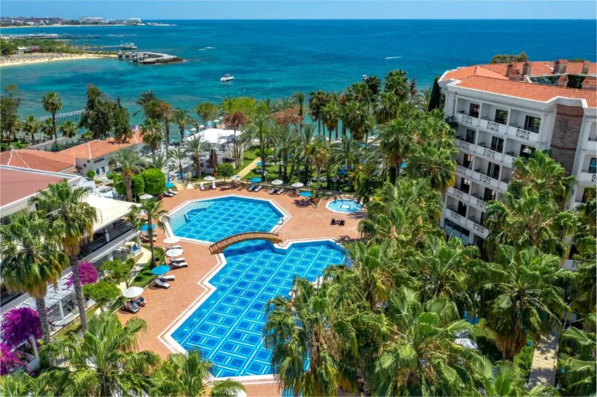 UTOPIA RESORT & RESIDENCE  5*-52