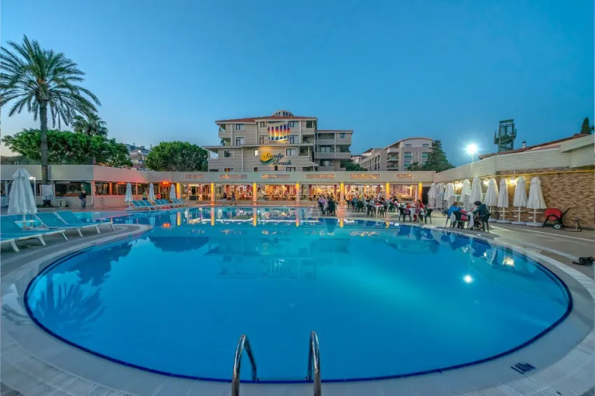 SANDY BEACH HOTEL  4*-9