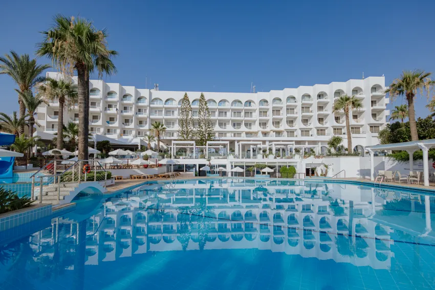 Golden Coast Beach Hotel 4*-32