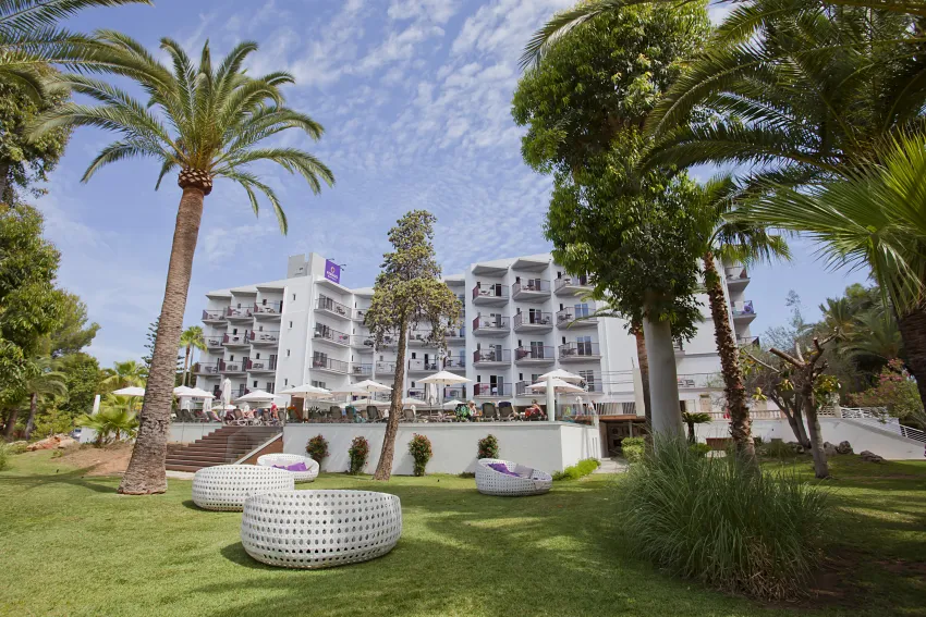 FERGUS Bermudas 4*-42