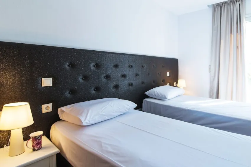 Real Palace Studios 3*-6