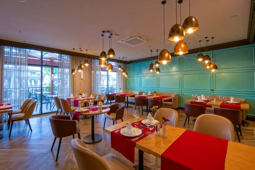 ALETRIS DELUXE HOTEL & SPA  5*-12