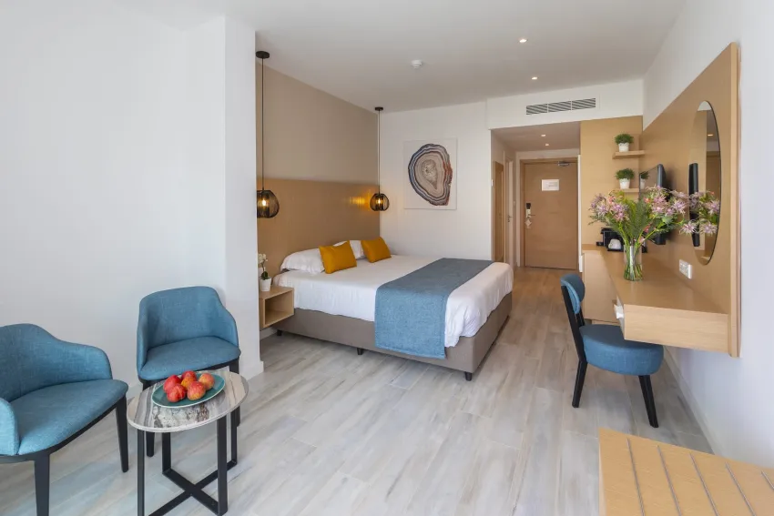 Leonardo Crystal Cove Hotel and Spa by the sea 4*-29