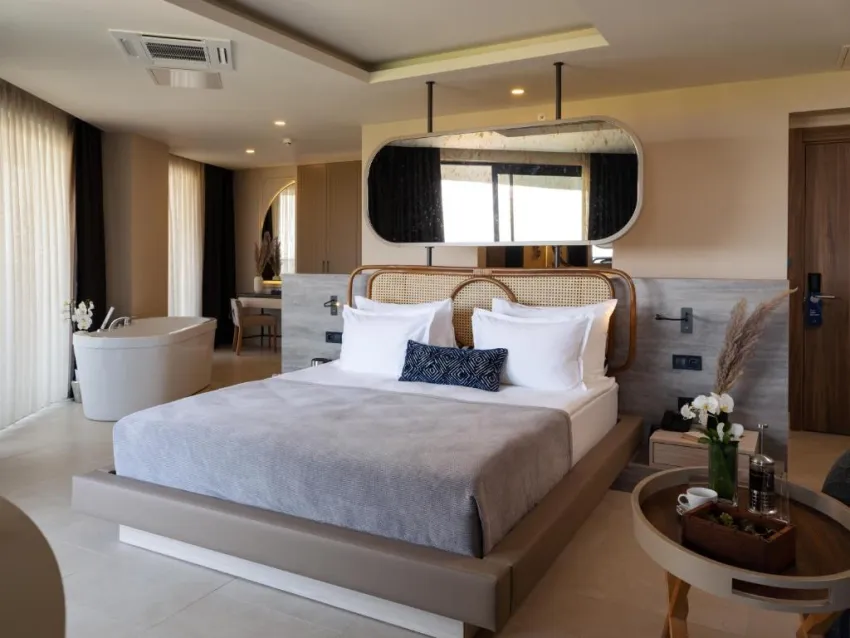 LIU RESORTS  5*-11