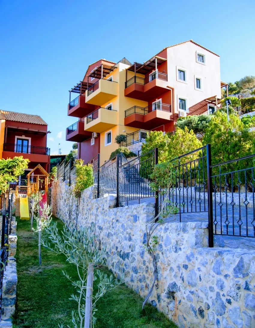 Ippoliti Village 3*-4