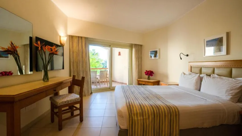 FORT ARABESQUE THE WEST BAY (ADULTS ONLY 16+)  4*-25