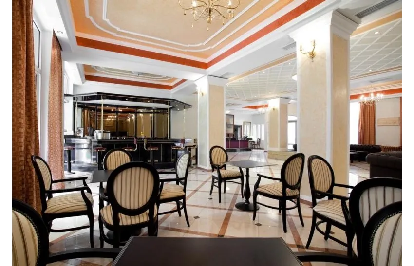 ACHILLION PALACE 4*-8