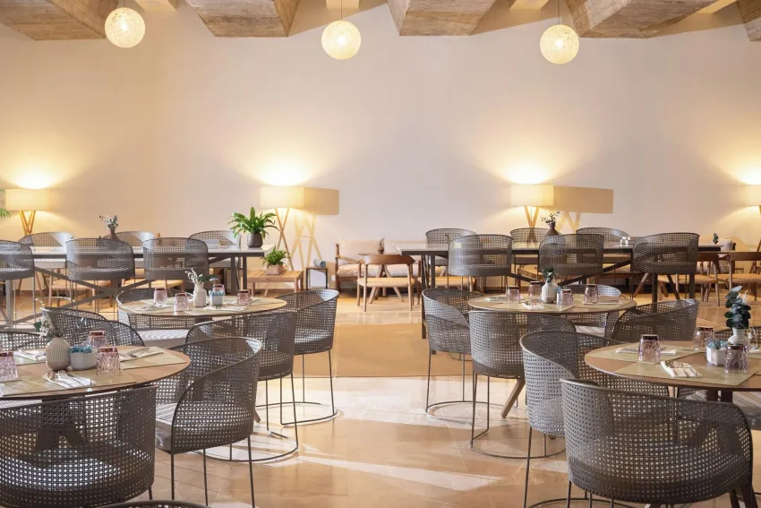 Melia South Beach 4*-425