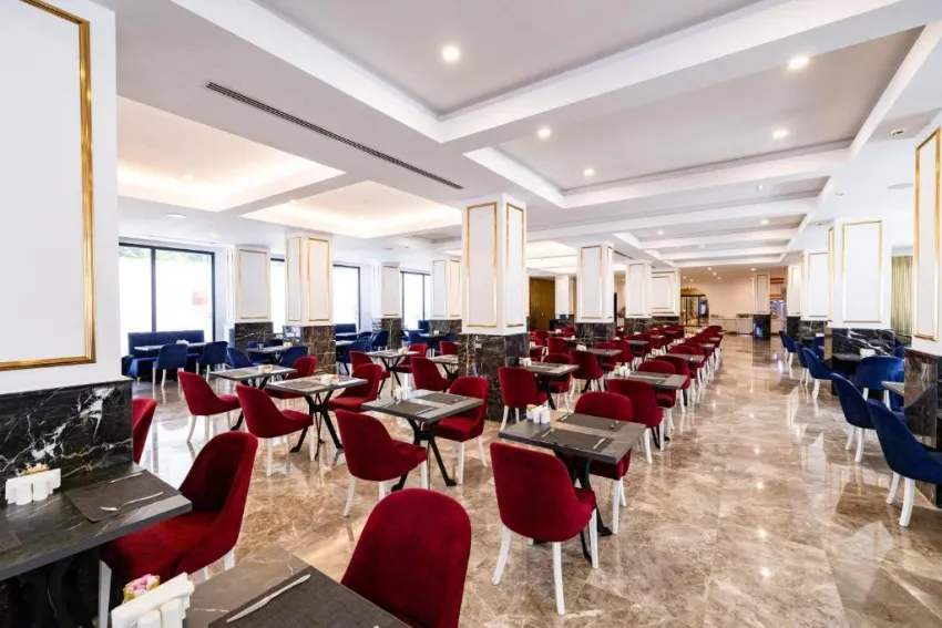 GRANADA LUXURY RED (ADULTS ONLY 16+)  5*-17