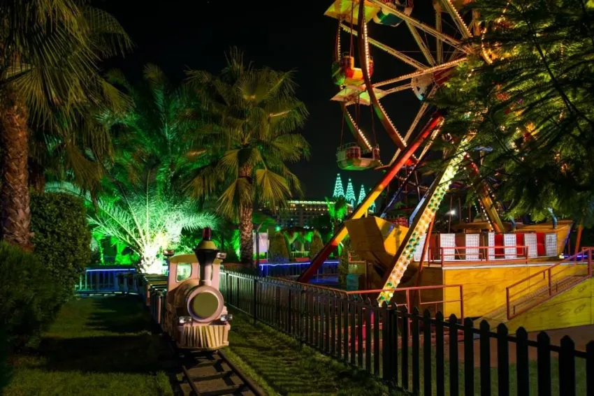 DELPHIN PALACE  5*-15