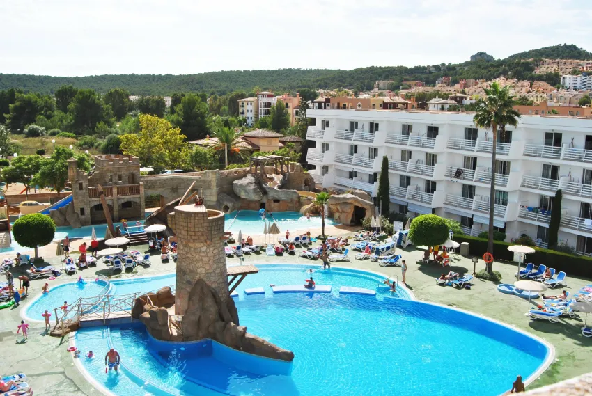 Pirates Village Apartments -39