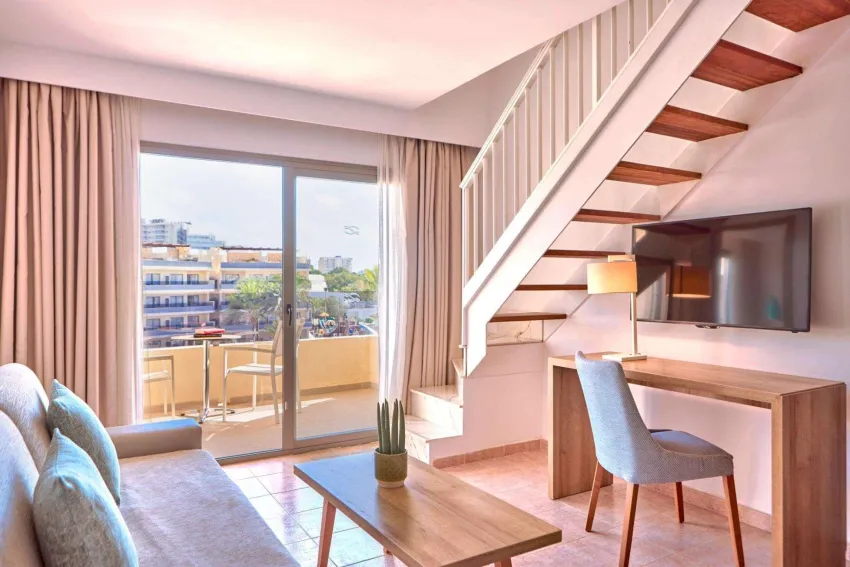 Zafiro Palmanova -23