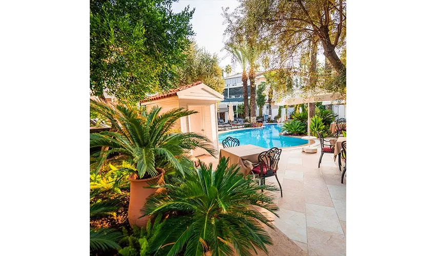 Elegance East Hotel - Boutique Class 4*-8