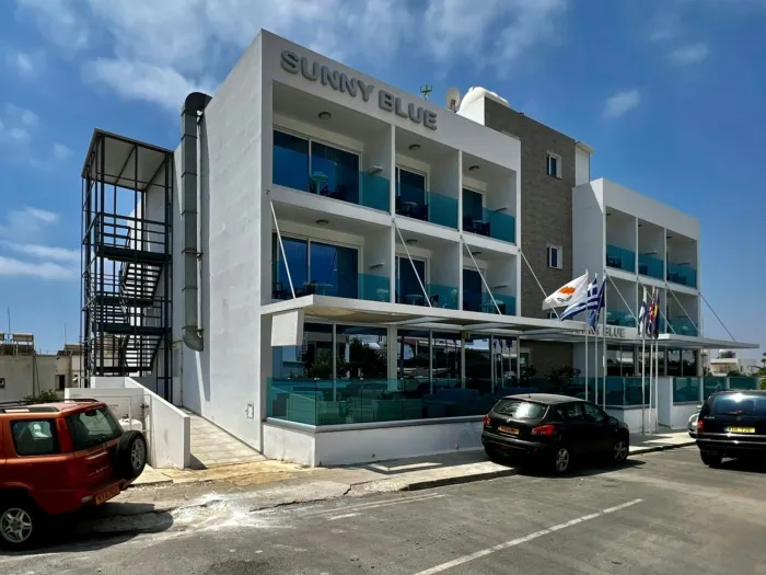 Sunny Blue Hotel 3* - Ayia napa - Cipru