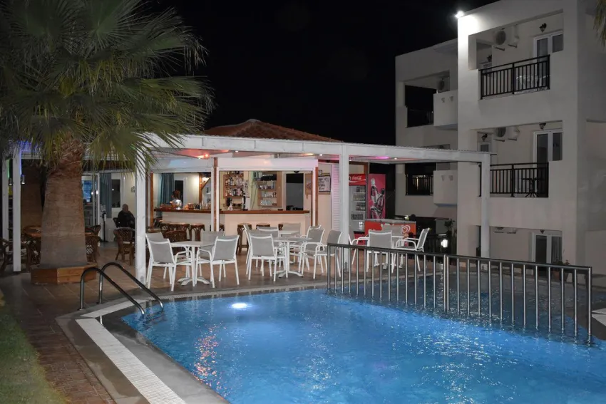 Sunshine Studios and Apartments 3*-3