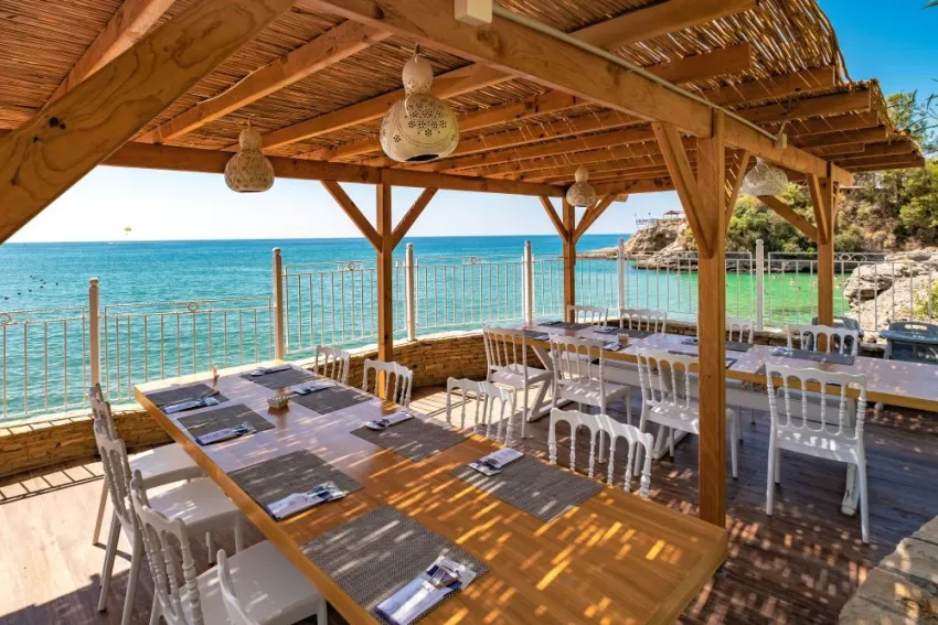 UTOPIA BEACH CLUB  5*-30