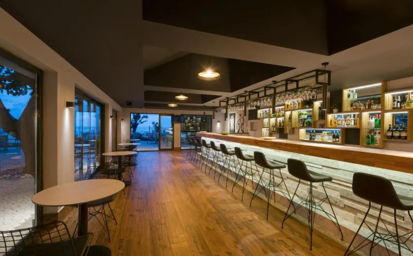 FLORIA BEACH HOTEL  4*-2