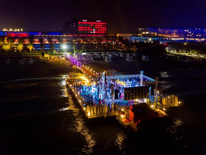 Adam & Eve (Adults Only 16+) 5*-3