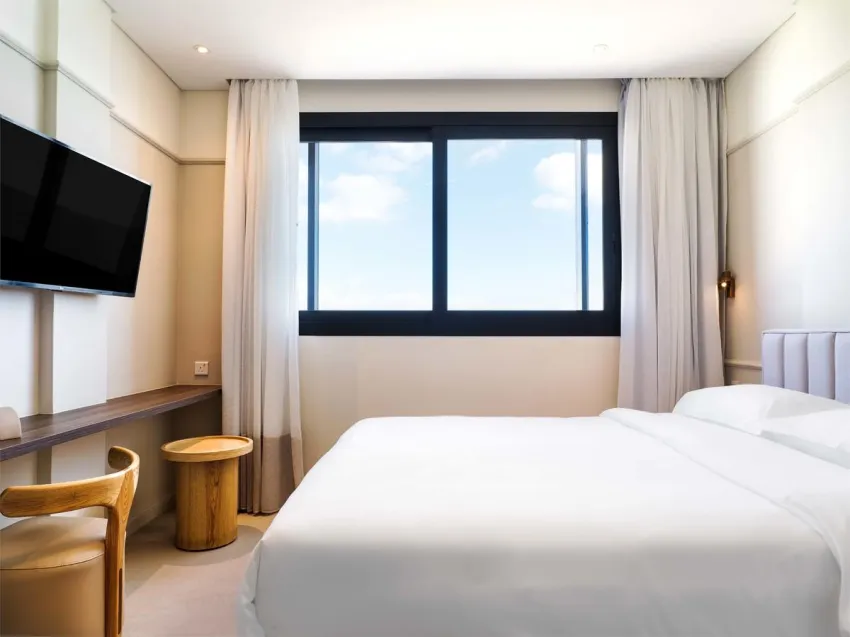 LIV Mackenzie Beach Suites Adults Only 4*-13