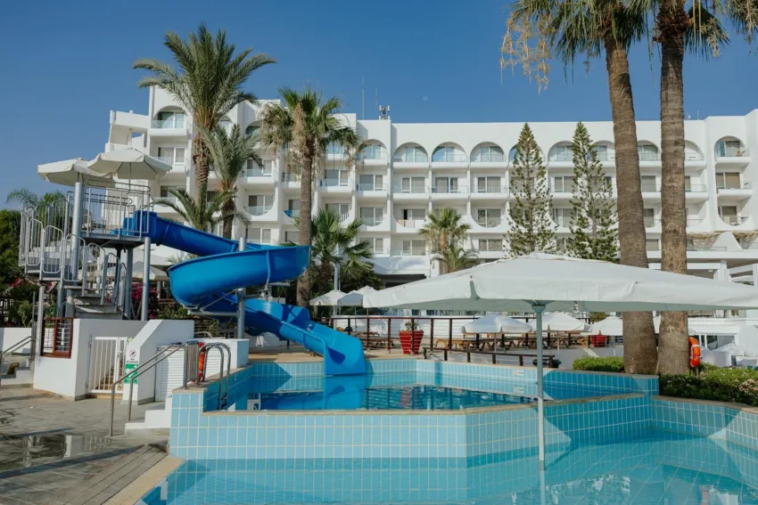 The Golden Coast Beach Hotel 4*-6