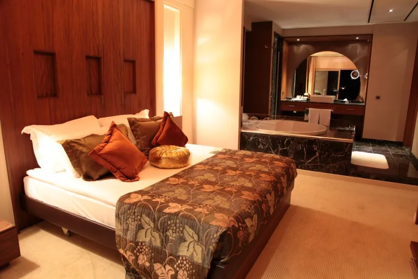 CRATOS PREMIUM HOTEL & CASINO & SPA  5*-4