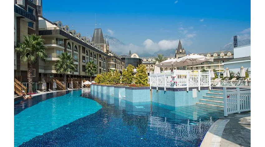 CRYSTAL PRESTIGE ELITE HOTEL  5*-21
