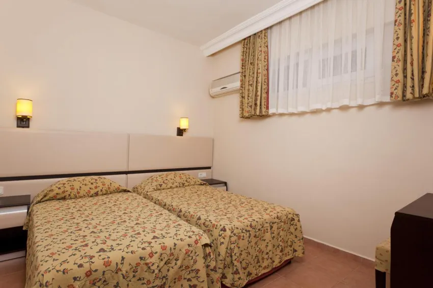 Royalisa City Apart 3*-6