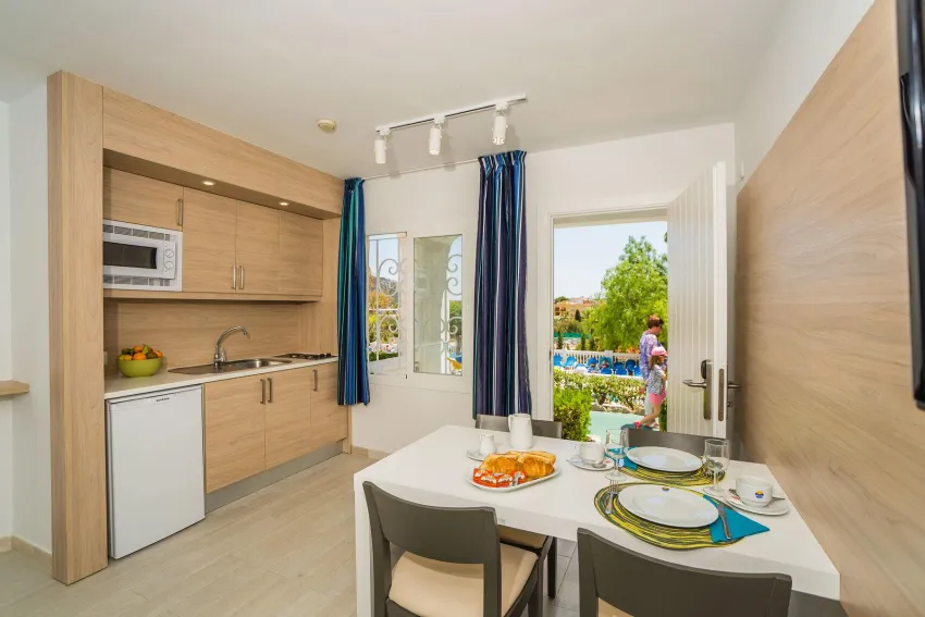 Holiday Center Apart 3*-21