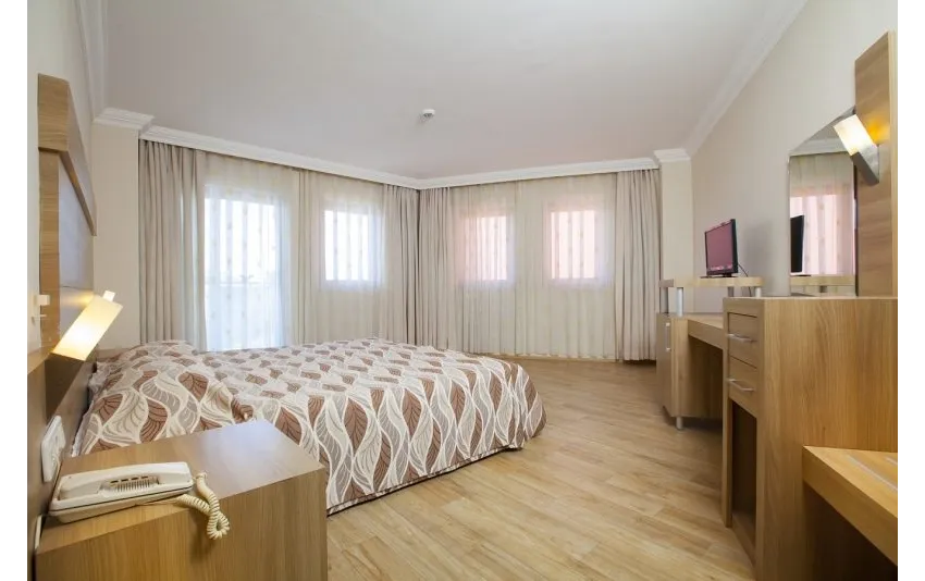 Club Side Coast Hotel 4*-5