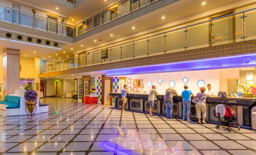 HOLIDAY PARK RESORT HOTEL  5*-24