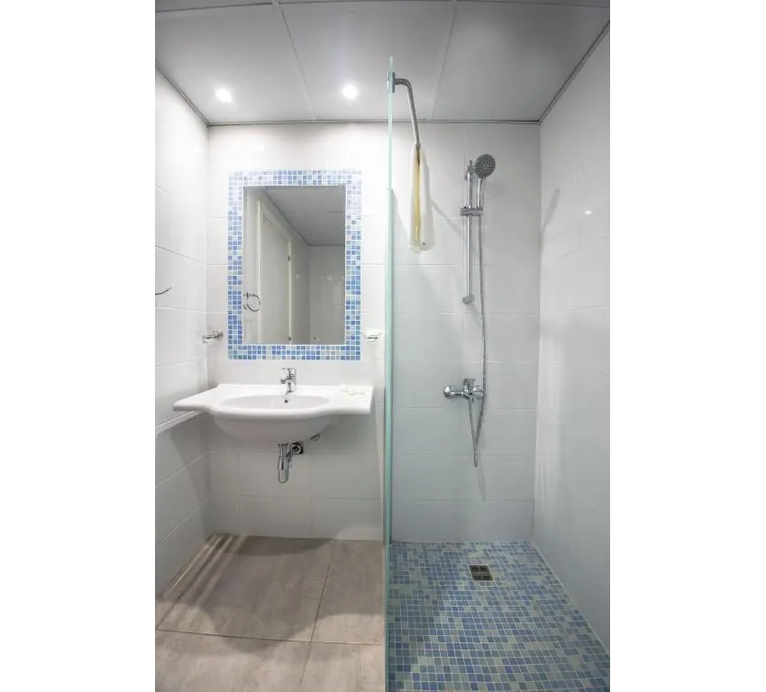 Nicholas Color Hotel 3*-5