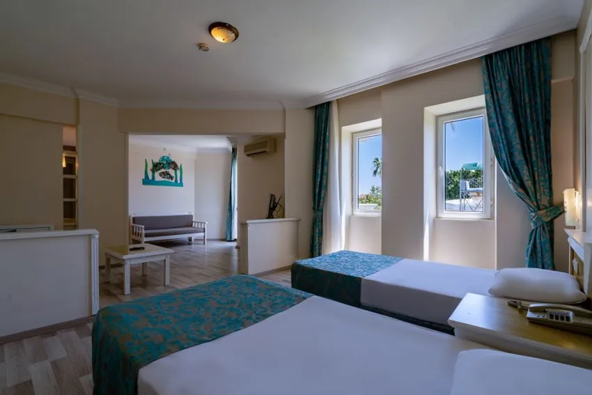 THE GARDEN BEACH HOTEL  5*-4