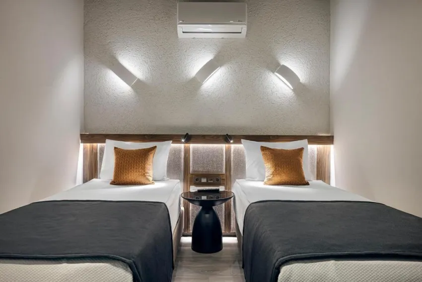 KAIA CORACESIUM  4*-63