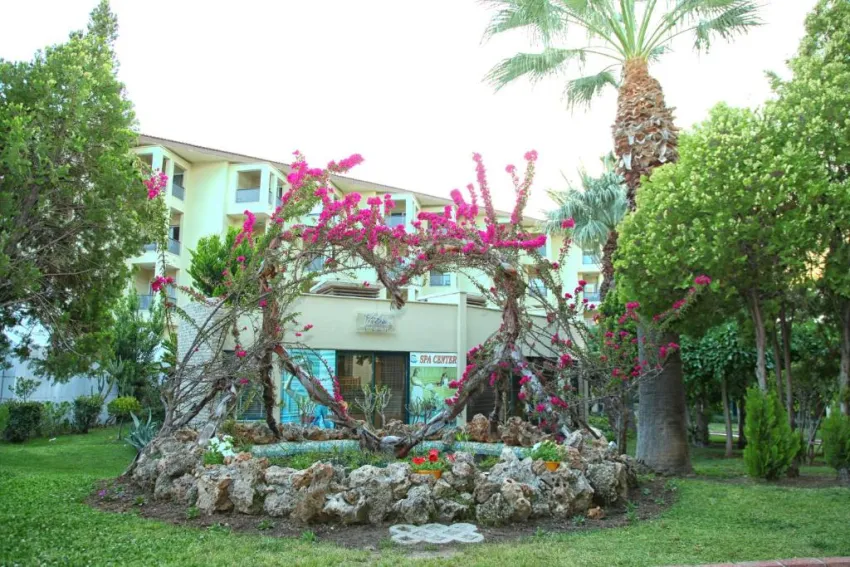 QUEENS PARK LE JARDIN HOTEL  5*-4