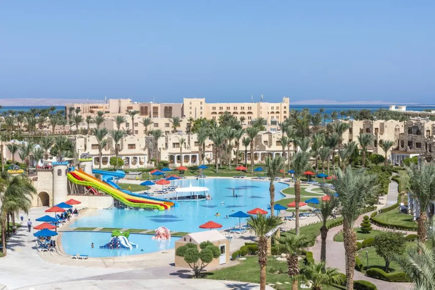 ROYAL LAGOONS RESORT & AQUA PARK  5*-18