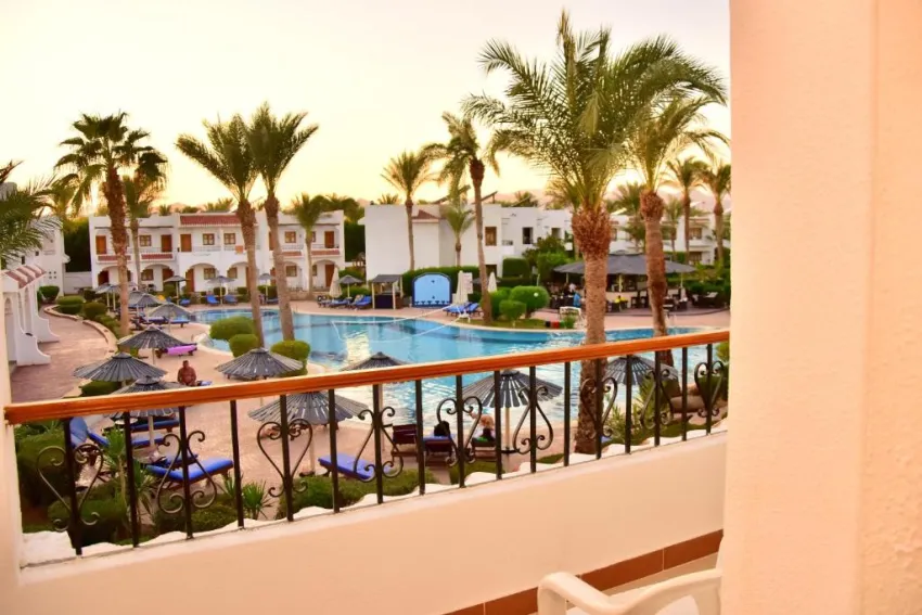 DIVE INN RESORT  4*-16