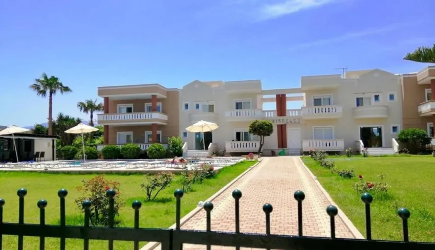 CHRISSELEN APARTMENTS 3*-3