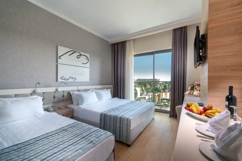 Orfeus Queen Hotel 4*-6