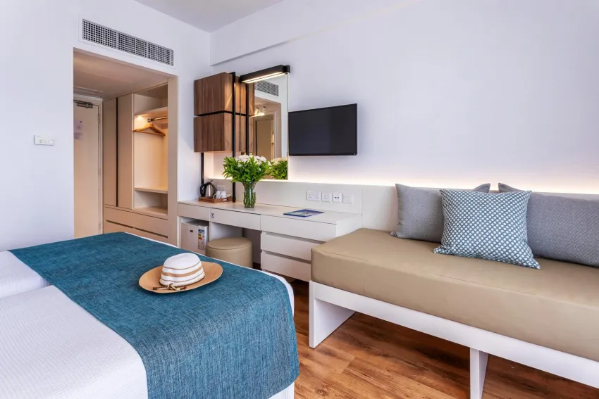Louis Phaethon Beach 4*-4