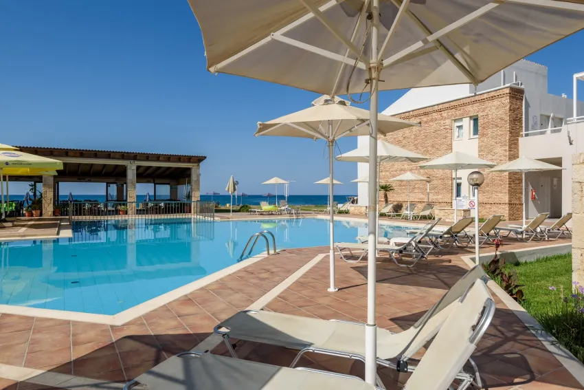 KOSTAKIS BEACH APARTMENTS 3*-3
