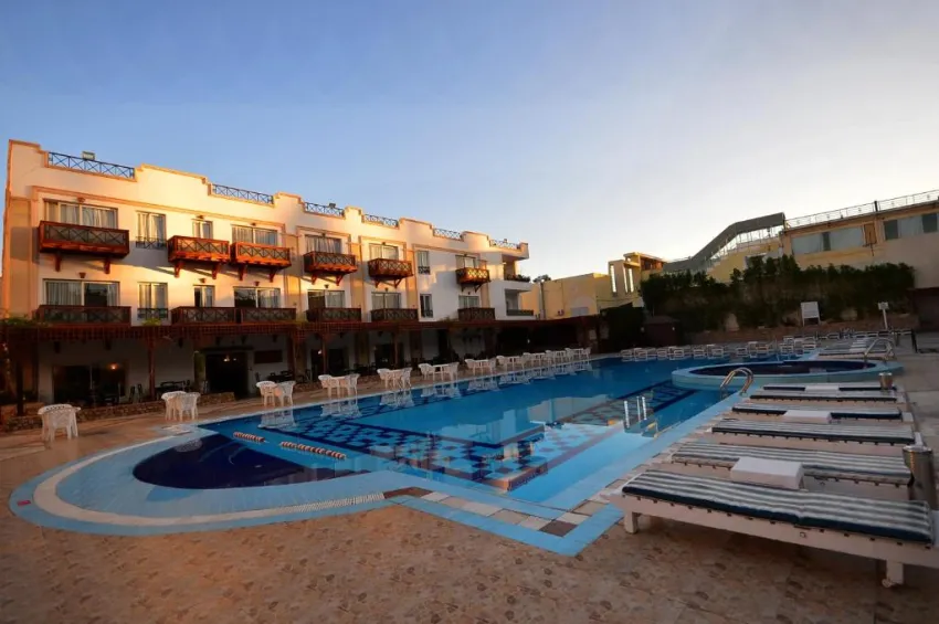 FALCON NAAMA STAR  3*-45