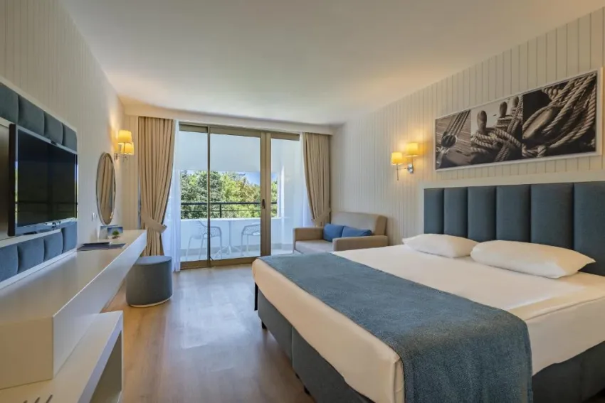 GYPSOPHILA CLUB MARINE   5*-19