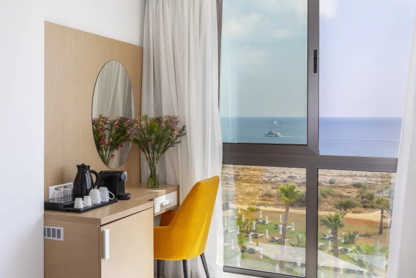 Leonardo Crystal Cove Hotel and Spa by the Sea 4*-35