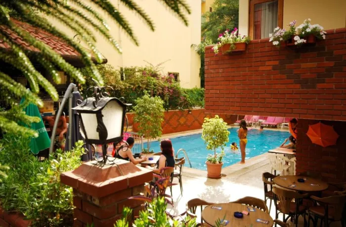 NOVIS HOTEL CLEOPATRA (EX. BILKAY HOTEL)  3* - Alanya - Turcia